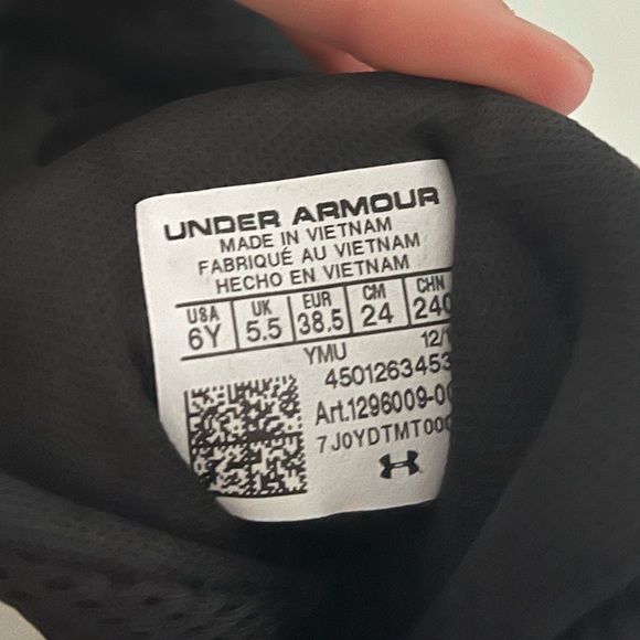 Womens Basketball Shoes - Picture 2 of 5